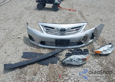 2013 Toyota Corolla Le z USA, uszkodzony, nr VIN 2T1BU4EE4DC932528